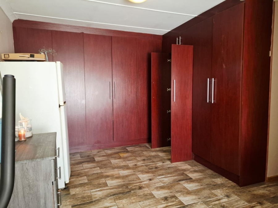 5 Bedroom Property for Sale in Wilgehof Free State